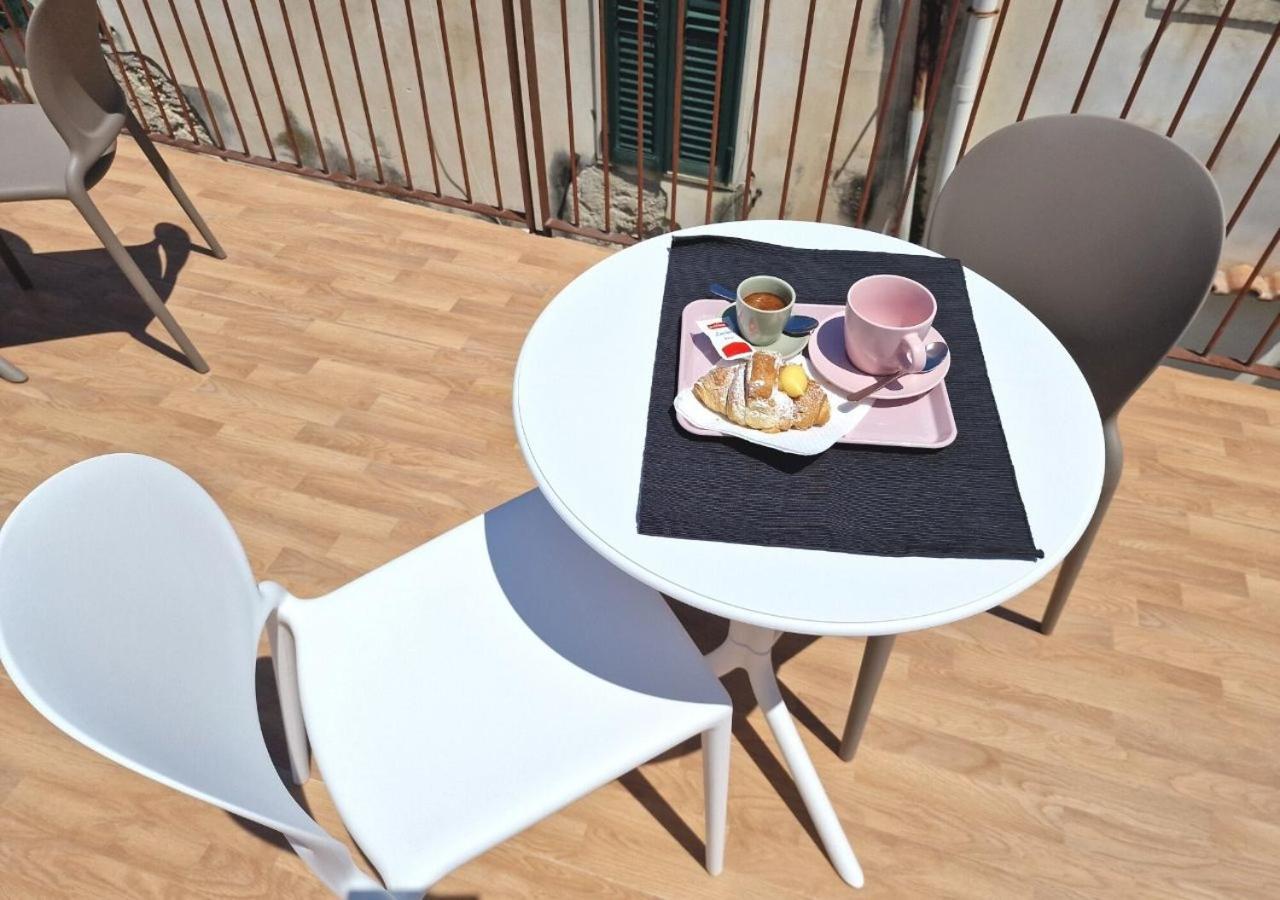 B&B Tra Le Vie Del Borgo Vieste Ngoại thất bức ảnh
