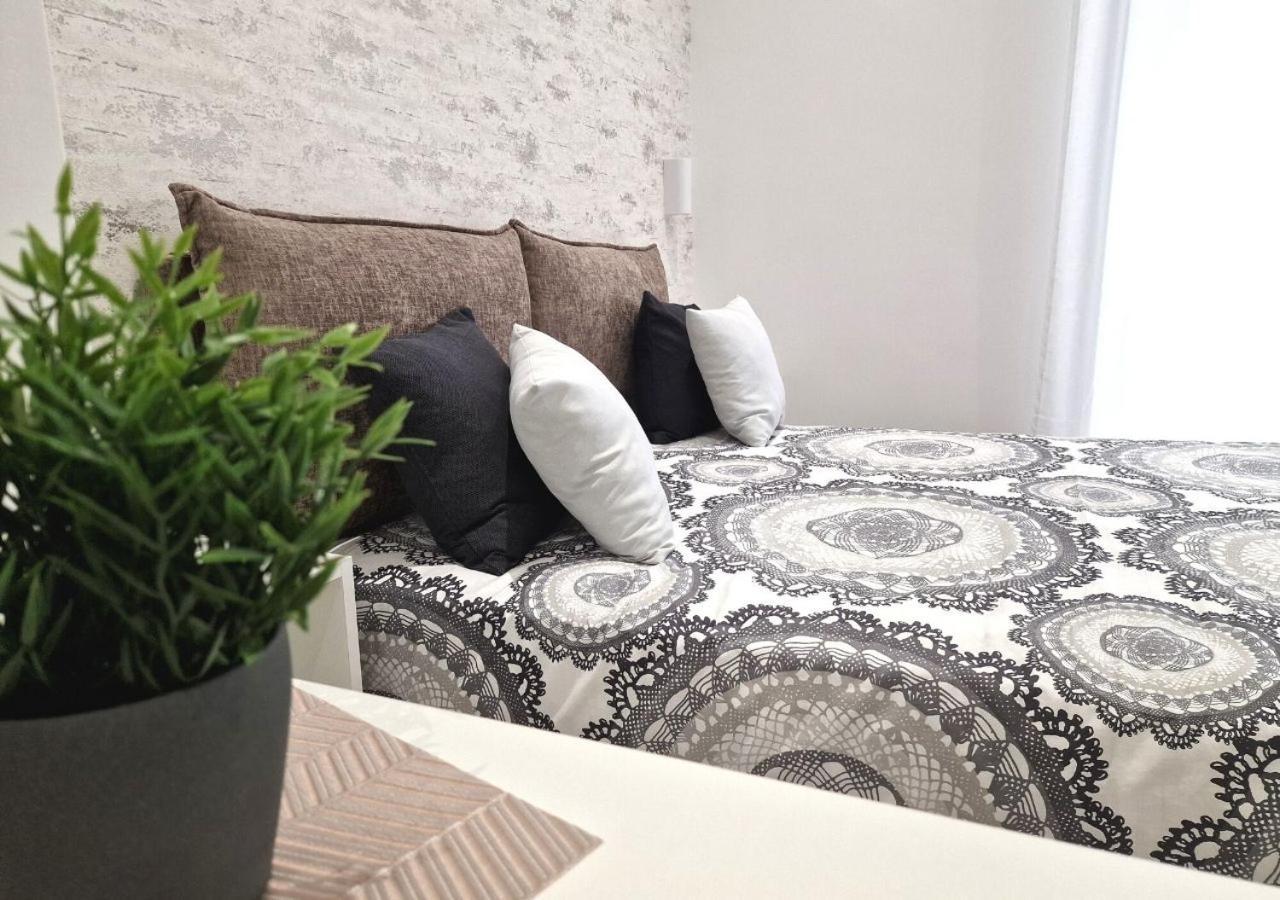 B&B Tra Le Vie Del Borgo Vieste Ngoại thất bức ảnh